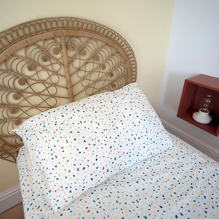 Beautiful Family Home In The Heart Of Суонзи Екстериор снимка